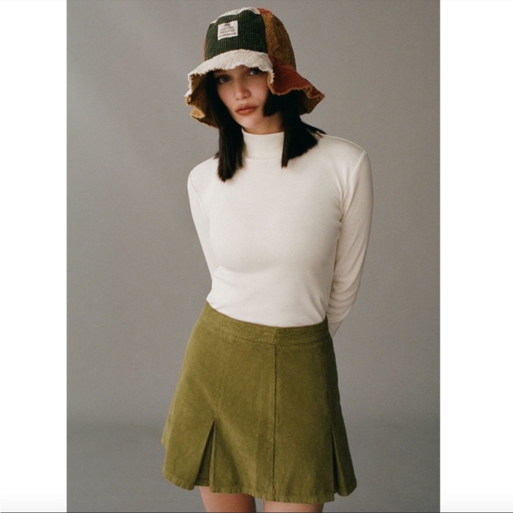 [NWT] Urban Outfitters BDG Green Courduroy Mini Skirt